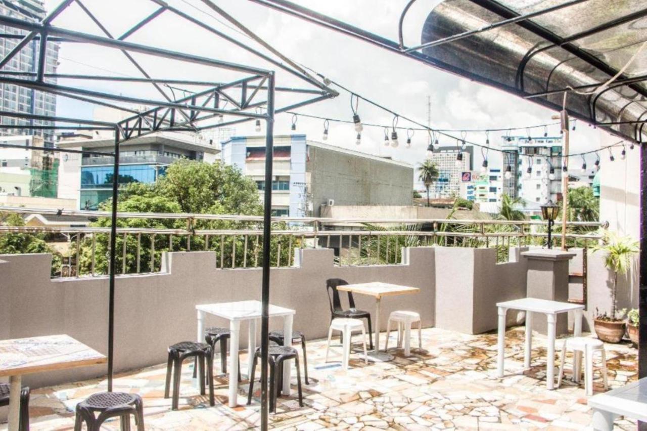 Bunks Hostel (Adults Only) Cebu Екстер'єр фото