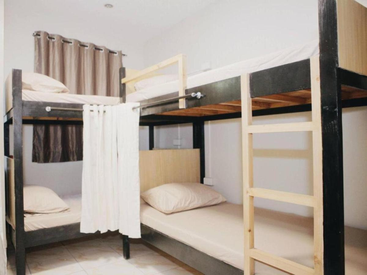 Bunks Hostel (Adults Only) Cebu Екстер'єр фото